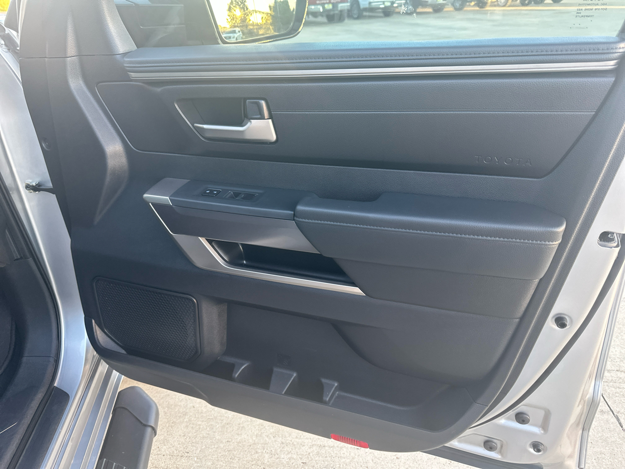 Toyota Tundra 4WD SR5 CrewMax 5.5' Bed (Natl) 2022 Toyota Tundra 4WD SR5 CrewMax 5.5' Bed (Natl) 2022