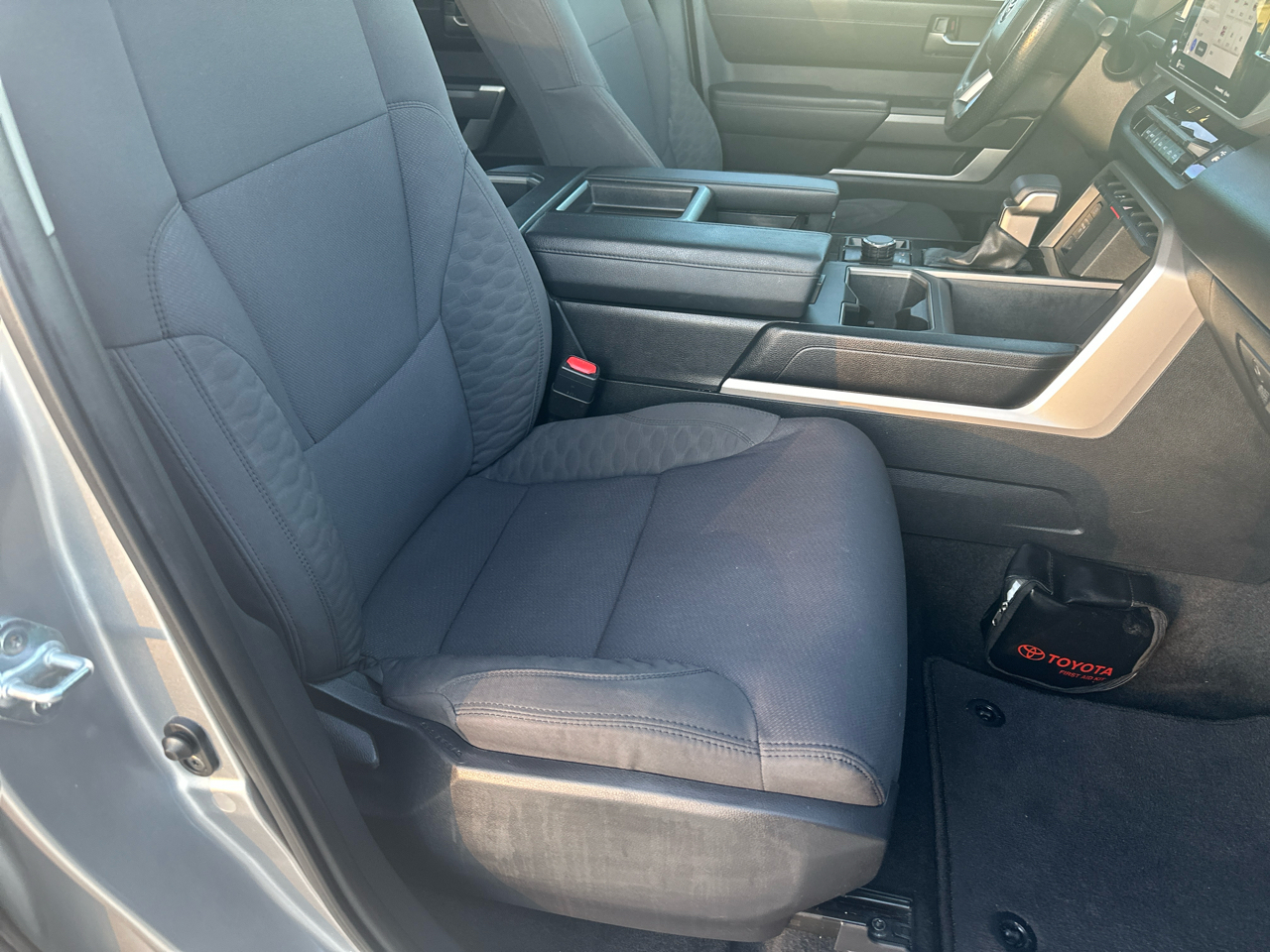 Toyota Tundra 4WD SR5 CrewMax 5.5' Bed (Natl) 2022 Toyota Tundra 4WD SR5 CrewMax 5.5' Bed (Natl) 2022