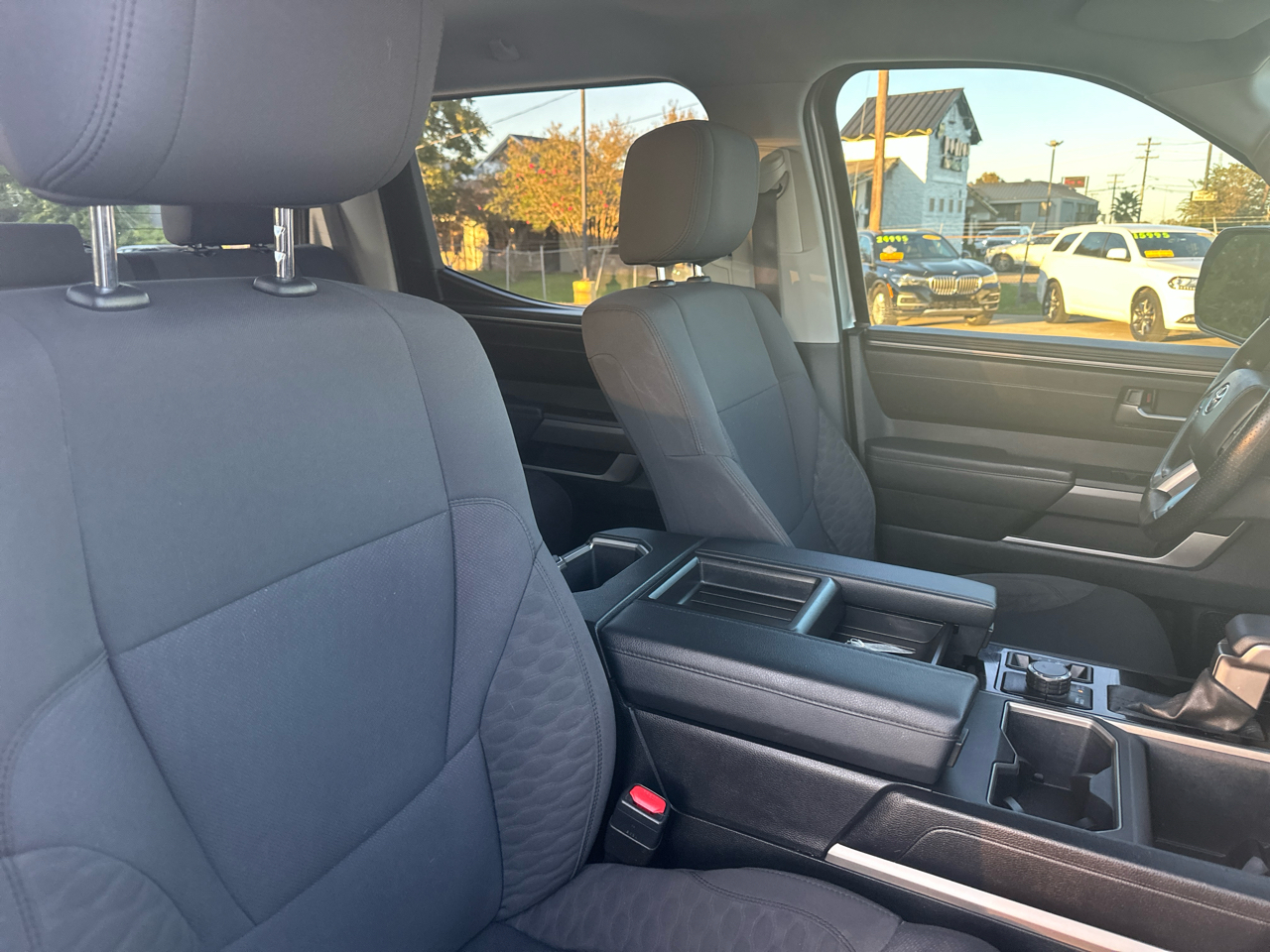 Toyota Tundra 4WD SR5 CrewMax 5.5' Bed (Natl) 2022 Toyota Tundra 4WD SR5 CrewMax 5.5' Bed (Natl) 2022