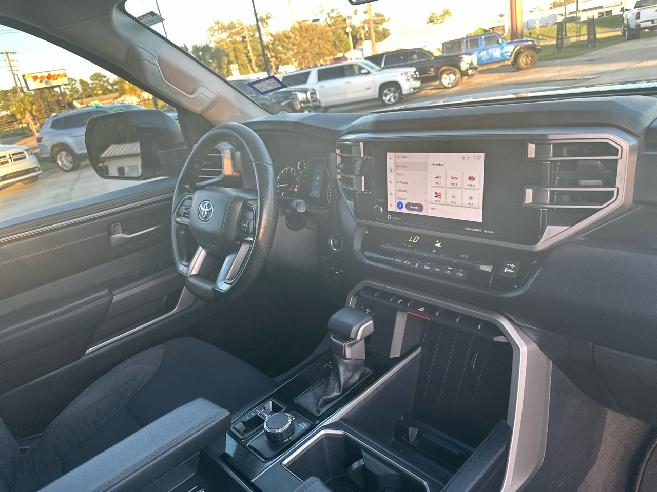 Toyota Tundra 4WD SR5 CrewMax 5.5' Bed (Natl) 2022 Toyota Tundra 4WD SR5 CrewMax 5.5' Bed (Natl) 2022