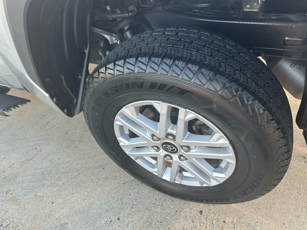 Toyota Tundra 4WD SR5 CrewMax 5.5' Bed (Natl) 2022 Toyota Tundra 4WD SR5 CrewMax 5.5' Bed (Natl) 2022