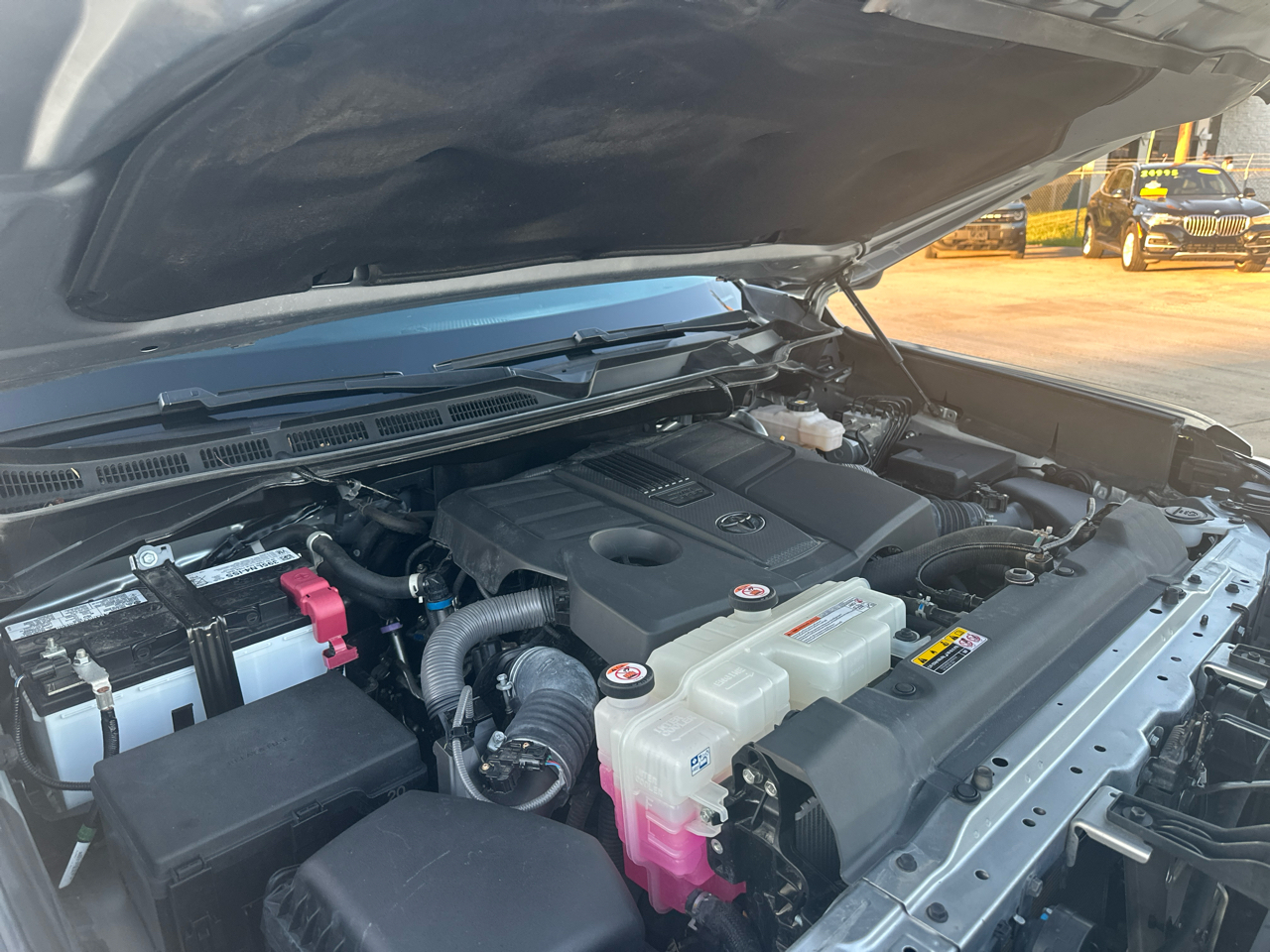 Toyota Tundra 4WD SR5 CrewMax 5.5' Bed (Natl) 2022 Toyota Tundra 4WD SR5 CrewMax 5.5' Bed (Natl) 2022