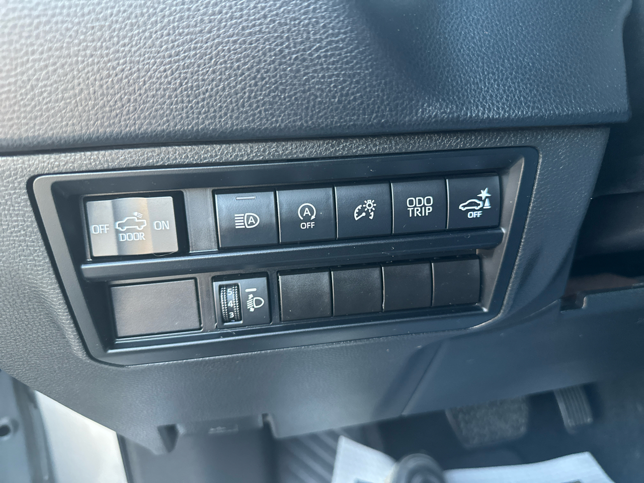 Toyota Tundra 4WD SR5 CrewMax 5.5' Bed (Natl) 2022 Toyota Tundra 4WD SR5 CrewMax 5.5' Bed (Natl) 2022