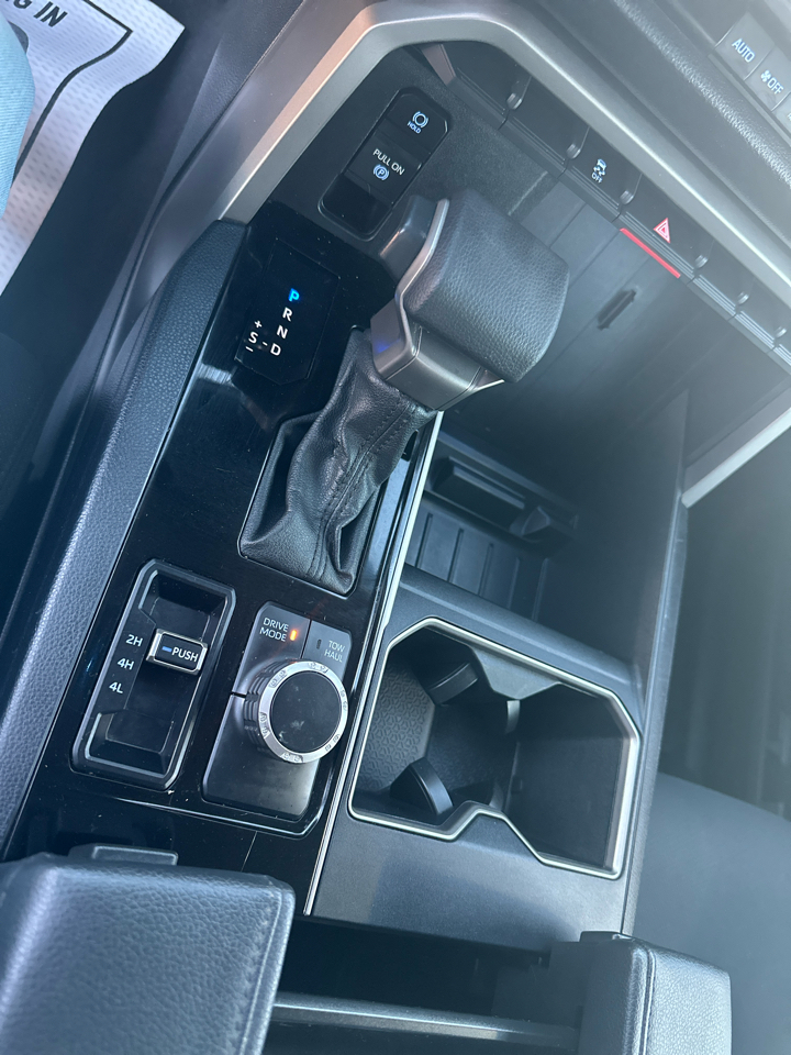 Toyota Tundra 4WD SR5 CrewMax 5.5' Bed (Natl) 2022 Toyota Tundra 4WD SR5 CrewMax 5.5' Bed (Natl) 2022