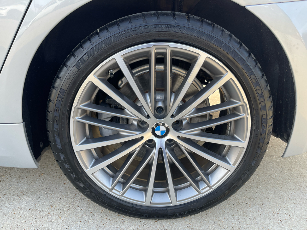 BMW 5 Series 530i Sedan 2019 BMW 5 Series 530i Sedan 2019