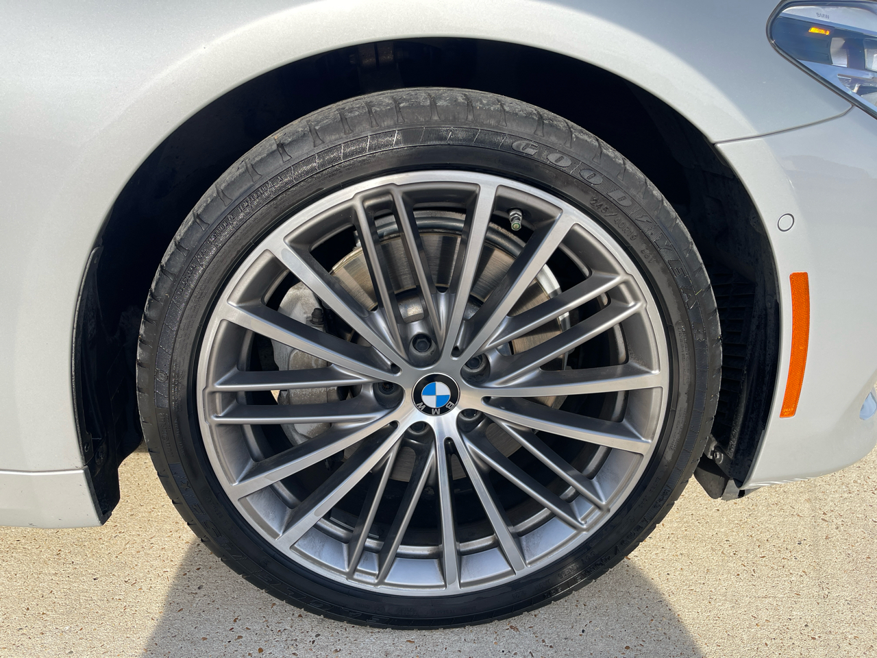 BMW 5 Series 530i Sedan 2019 BMW 5 Series 530i Sedan 2019