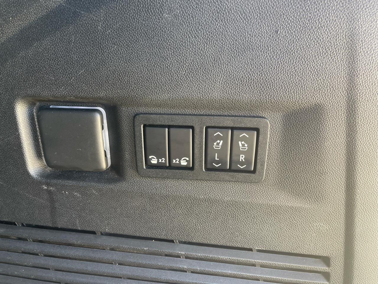 Chevrolet Tahoe 4WD 4dr Premier 2021