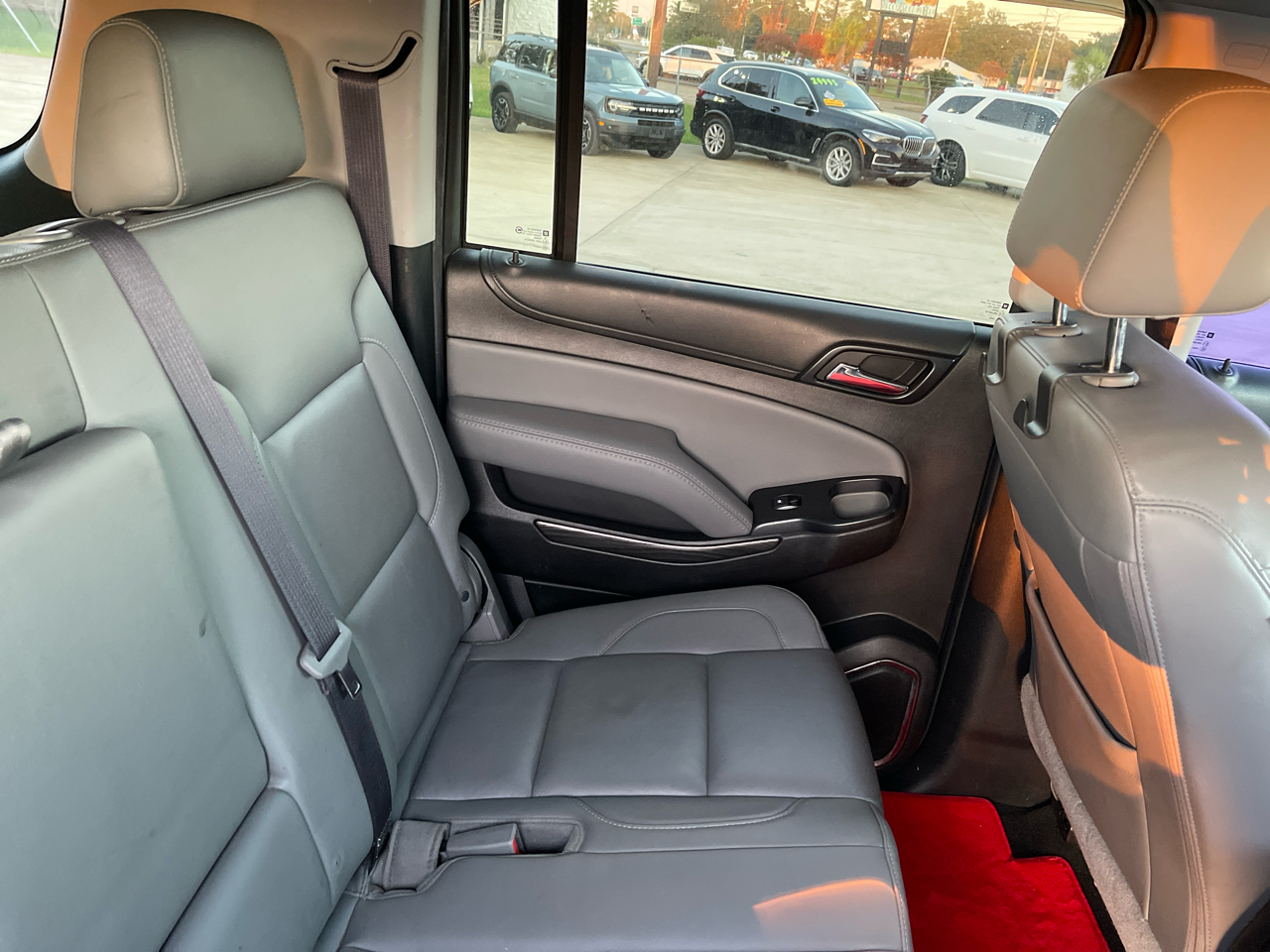 Chevrolet Suburban 4WD 4dr 1500 LT 2017