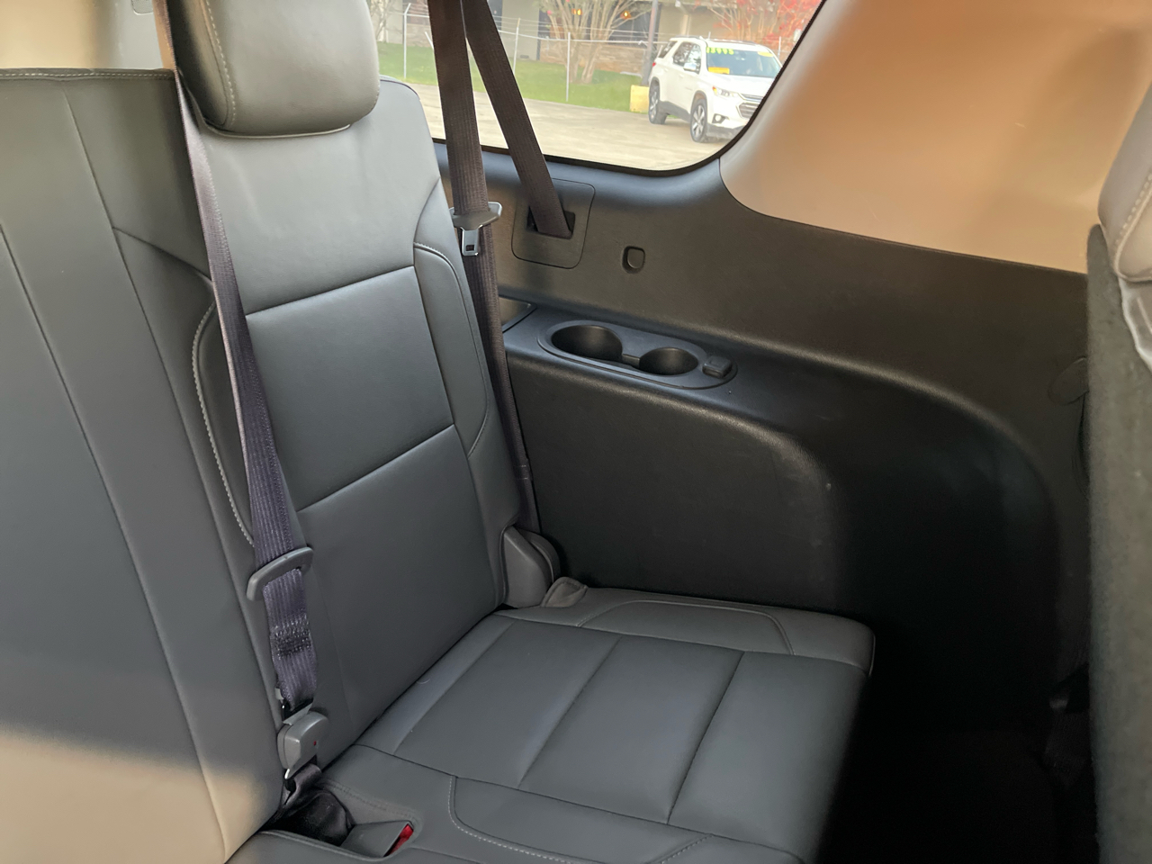 Chevrolet Suburban 4WD 4dr 1500 LT 2017