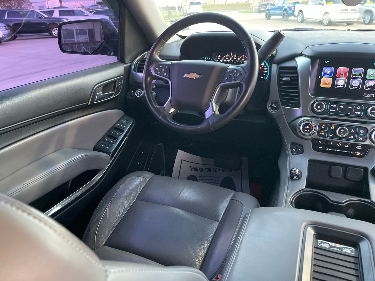 Chevrolet Suburban 4WD 4dr 1500 LT 2017