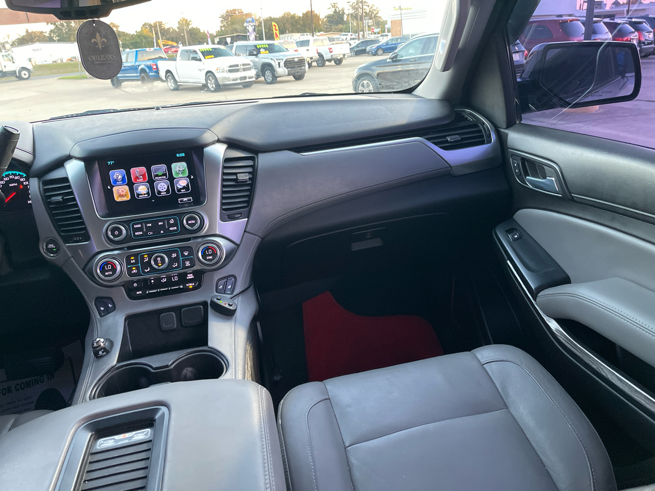 Chevrolet Suburban 4WD 4dr 1500 LT 2017