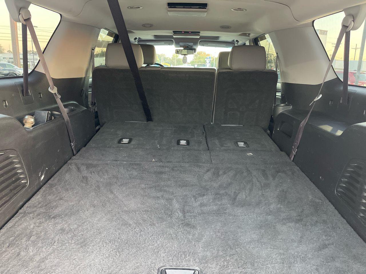 Chevrolet Suburban 4WD 4dr 1500 LT 2017