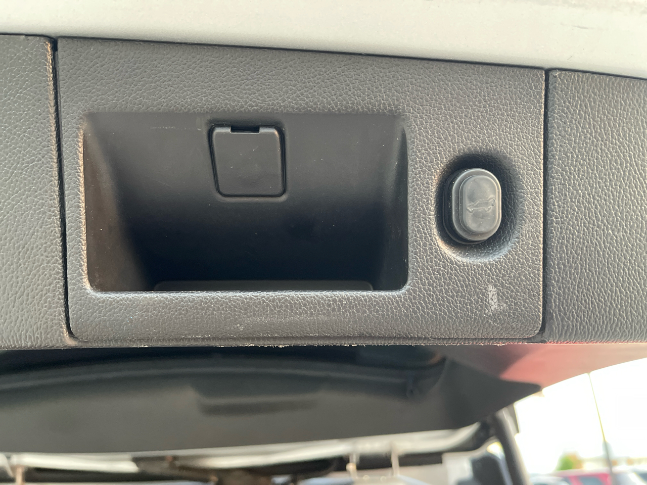 Chevrolet Suburban 4WD 4dr 1500 LT 2017