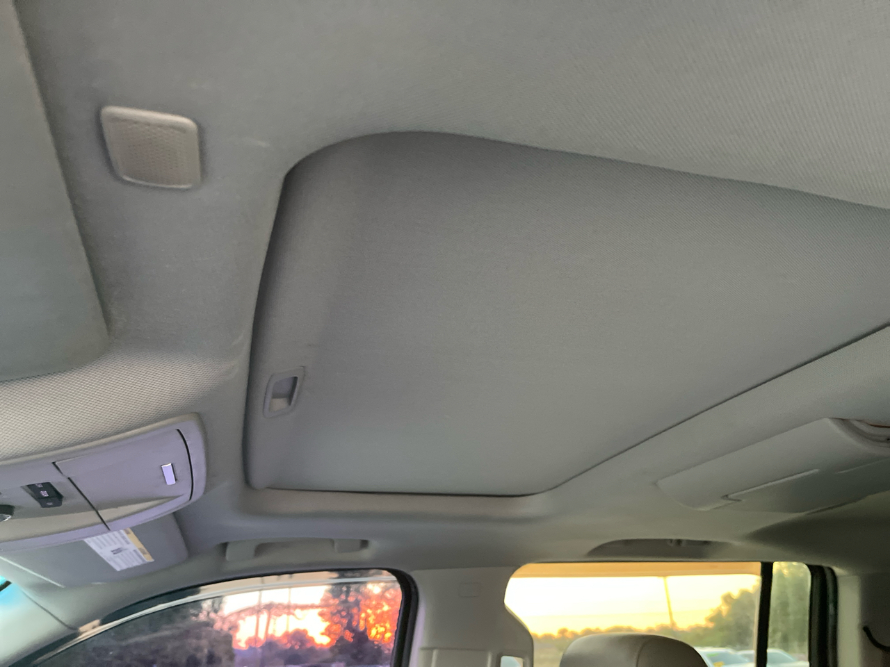 Chevrolet Suburban 4WD 4dr 1500 LT 2017