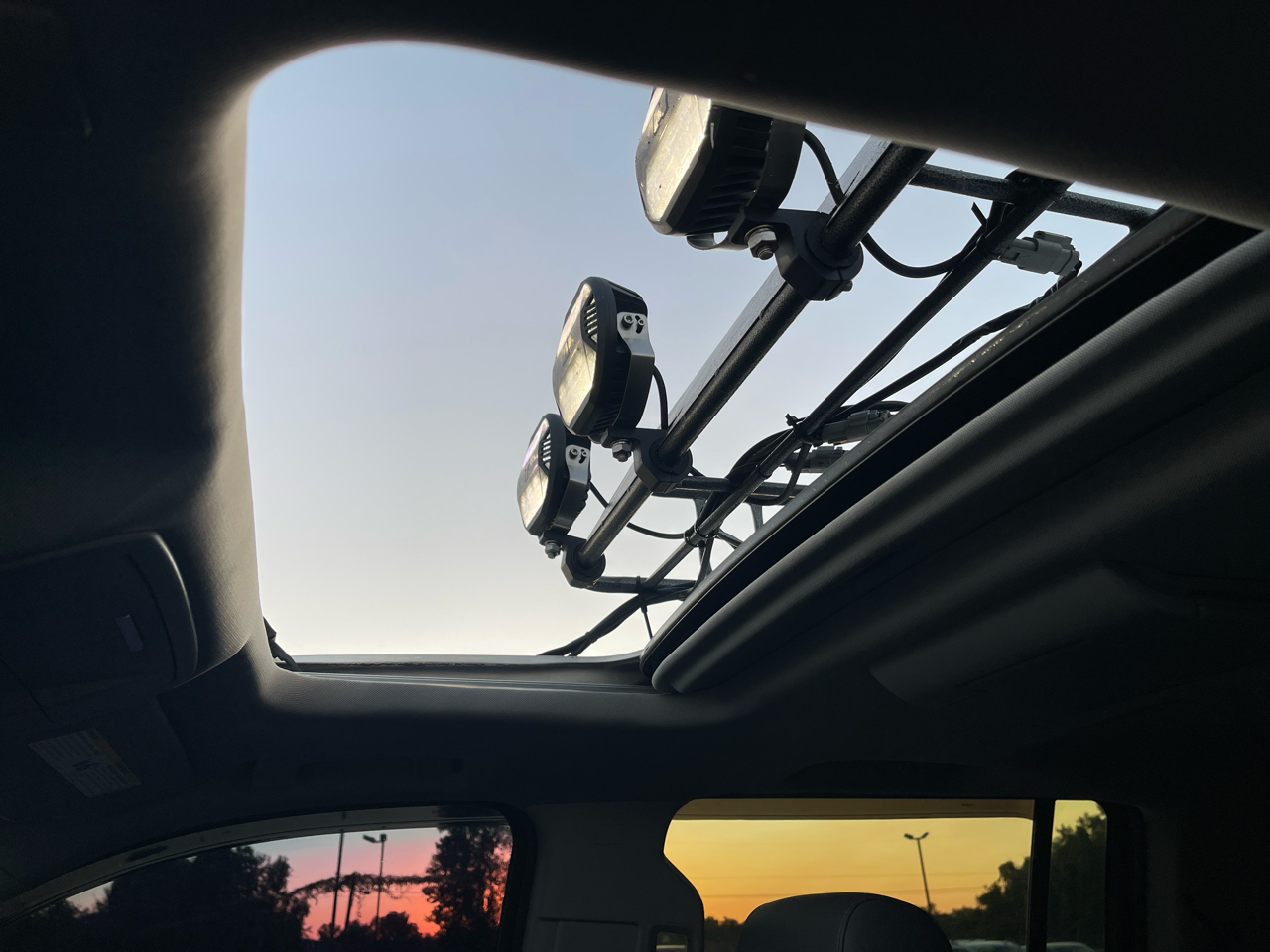 Chevrolet Suburban 4WD 4dr 1500 LT 2017