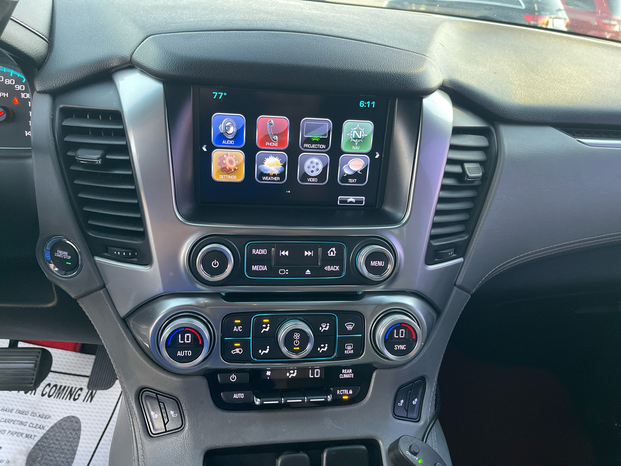 Chevrolet Suburban 4WD 4dr 1500 LT 2017