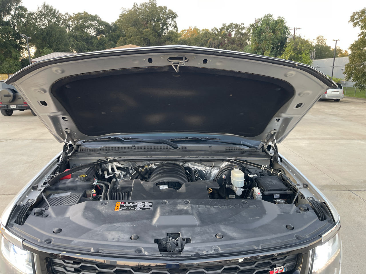 Chevrolet Suburban 4WD 4dr 1500 LT 2017