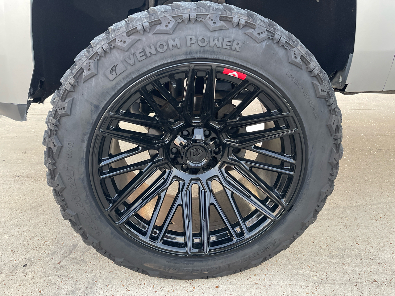 Chevrolet Suburban 4WD 4dr 1500 LT 2017