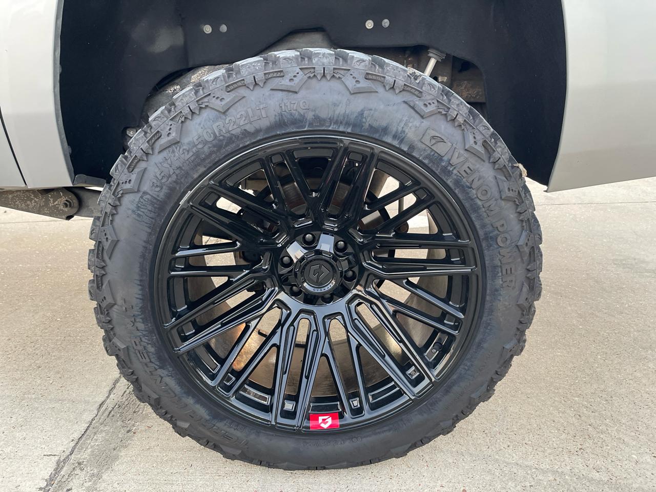 Chevrolet Suburban 4WD 4dr 1500 LT 2017