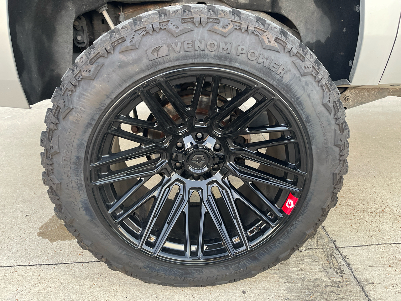 Chevrolet Suburban 4WD 4dr 1500 LT 2017