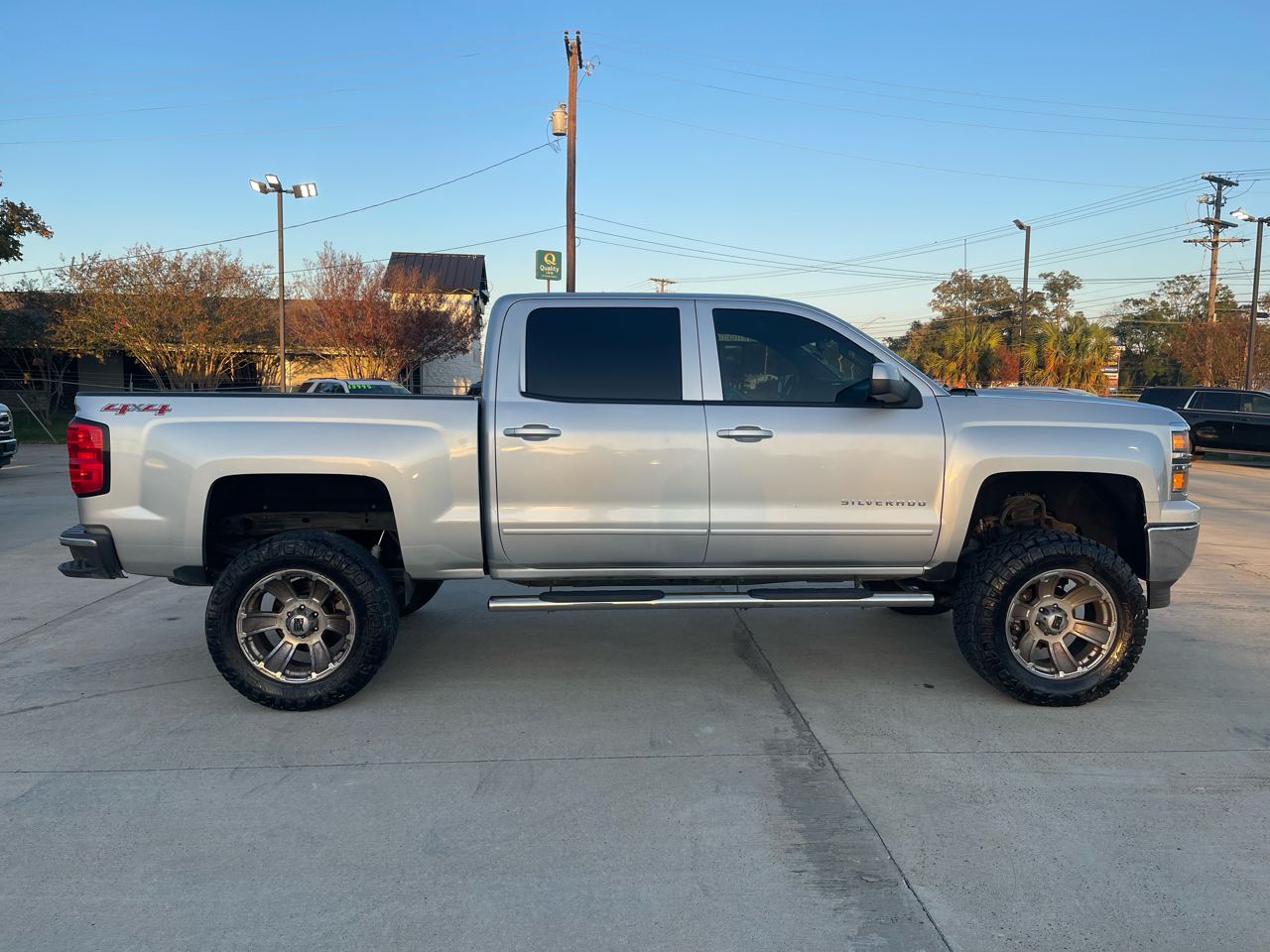 2015 Chevrolet Silverado 1500 photo 2