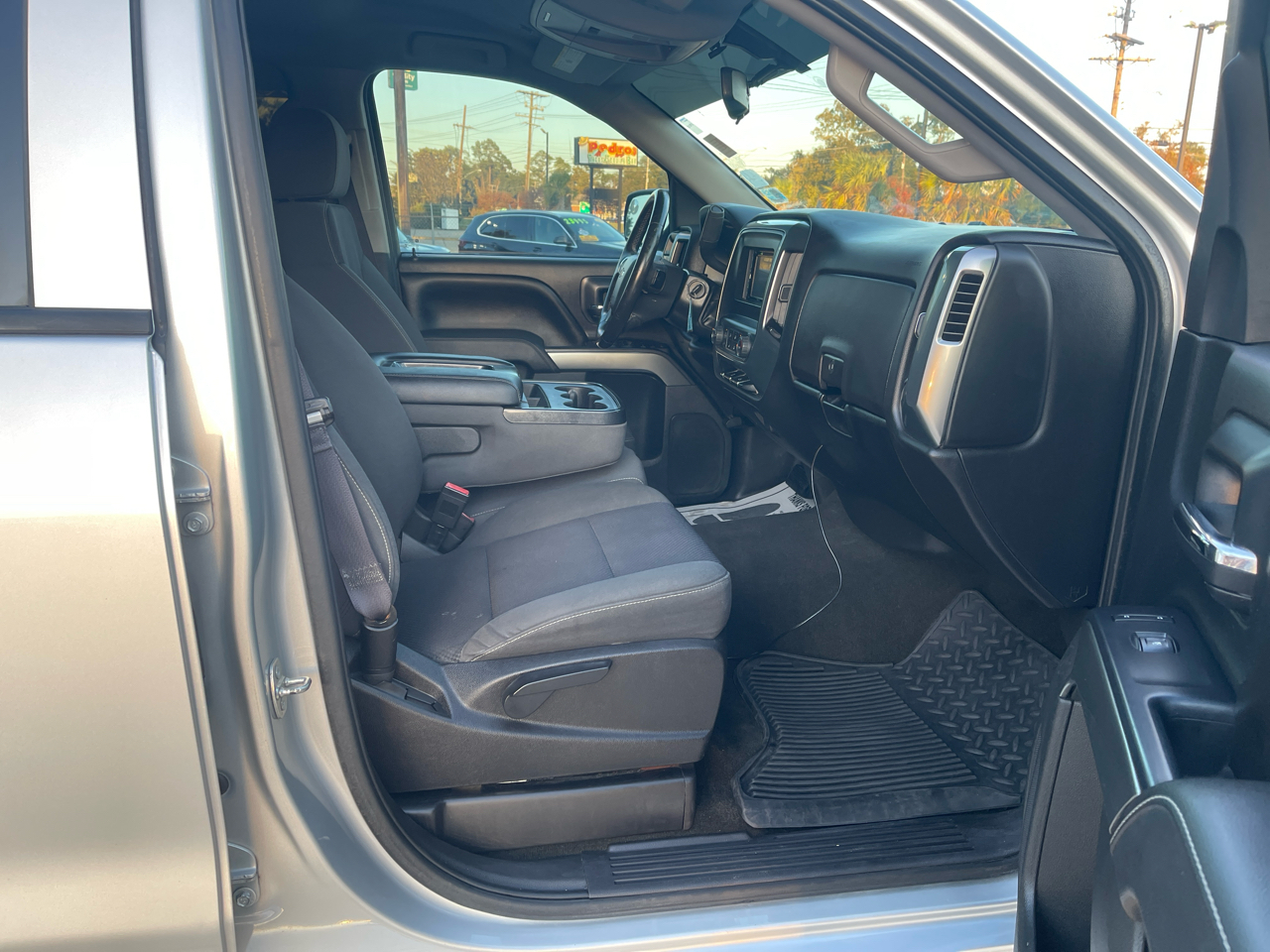 Chevrolet Silverado 1500 4WD Crew Cab 143.5" LT w/1LT 2015