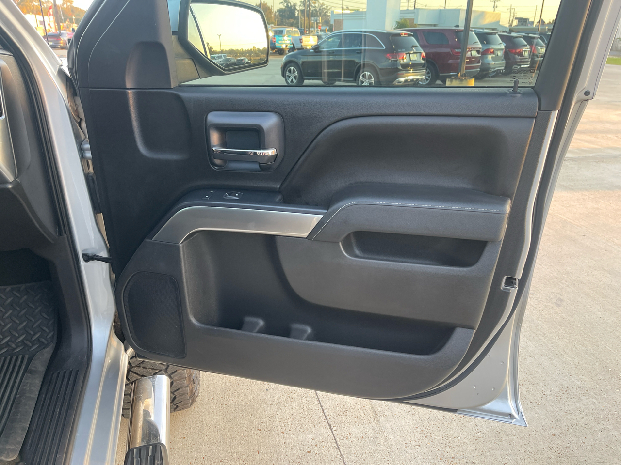 Chevrolet Silverado 1500 4WD Crew Cab 143.5" LT w/1LT 2015