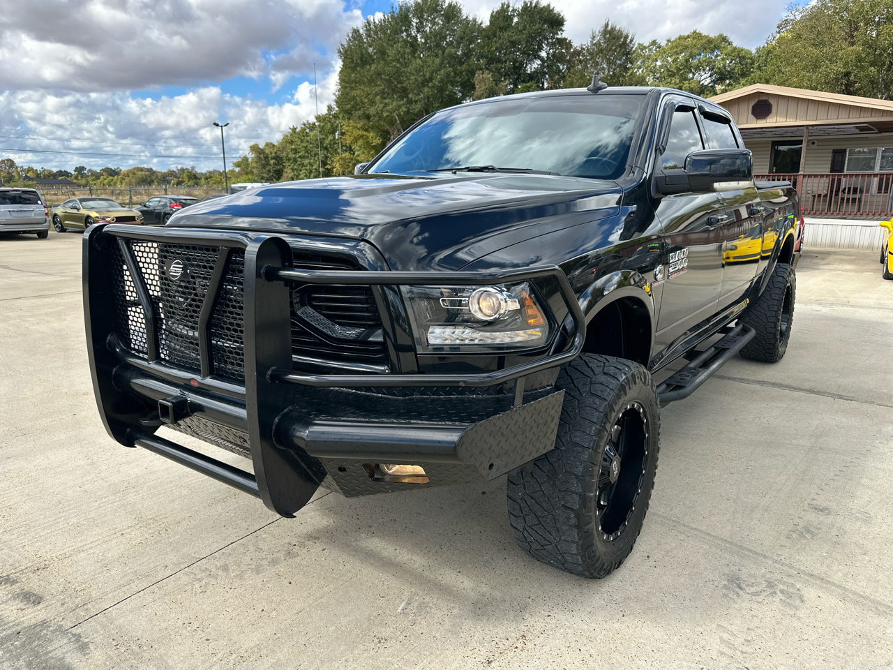 RAM 2500 Laramie 4x4 Crew Cab 6'4" Box 2018