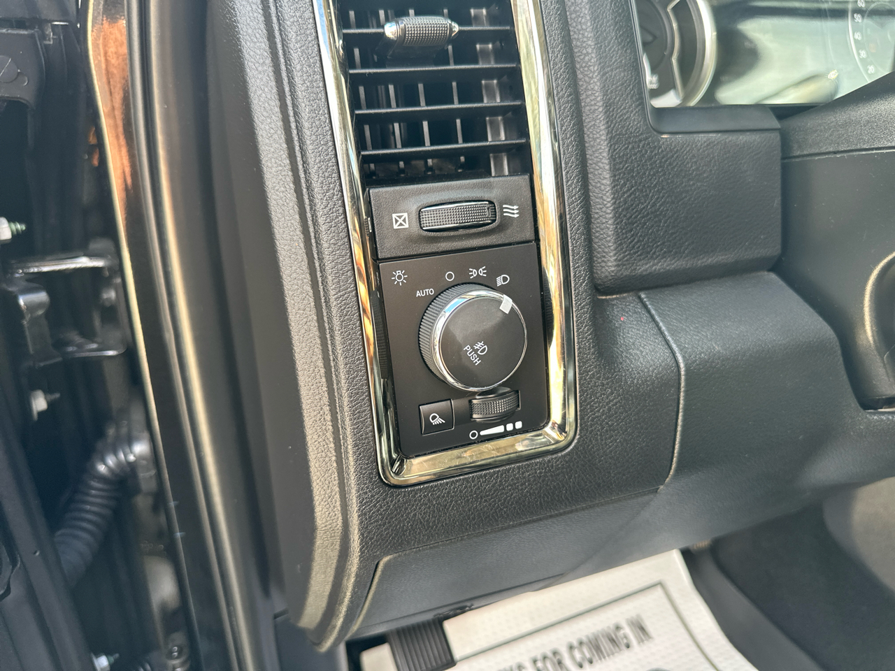 RAM 2500 Laramie 4x4 Crew Cab 6'4" Box 2018