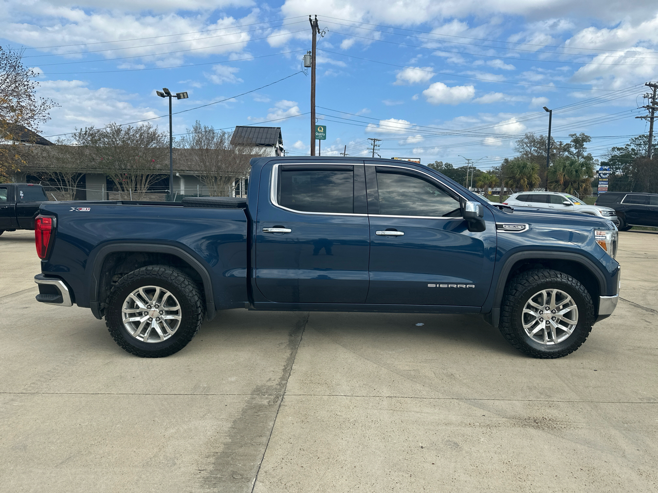 2019 Gmc Sierra 1500 SLT photo 2