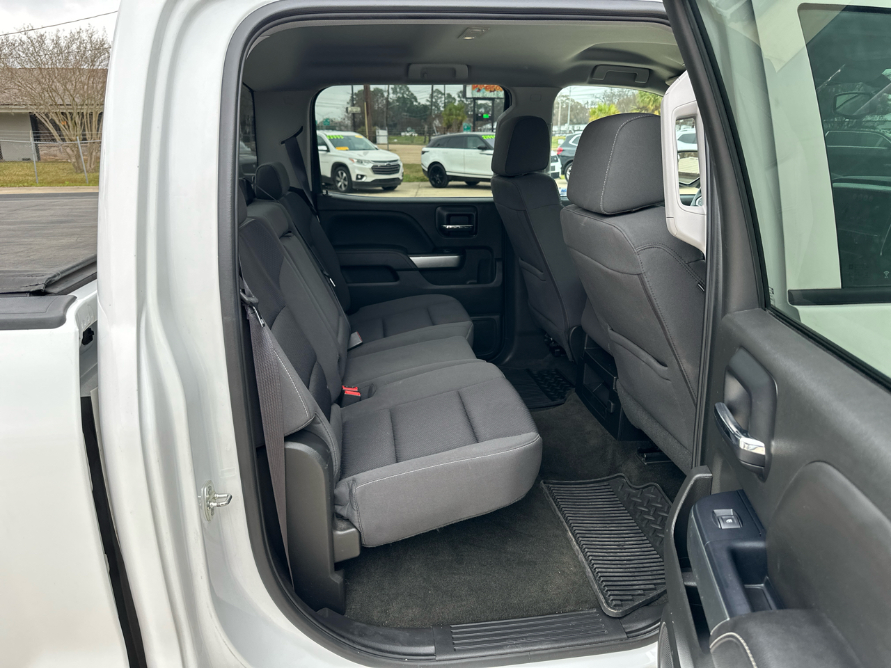 Chevrolet Silverado 1500 4WD Crew Cab 143.5" LT w/1LT 2017