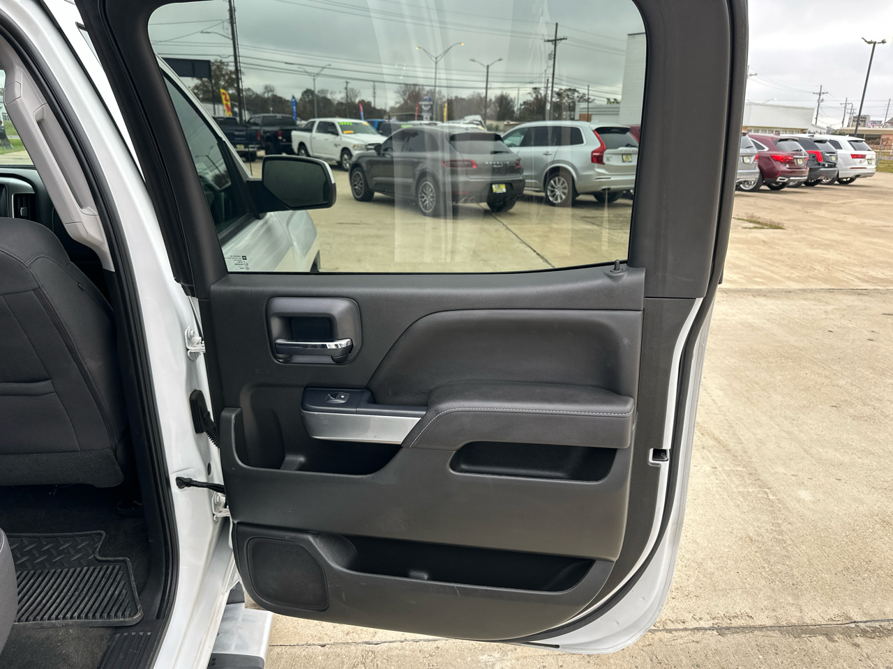 Chevrolet Silverado 1500 4WD Crew Cab 143.5" LT w/1LT 2017