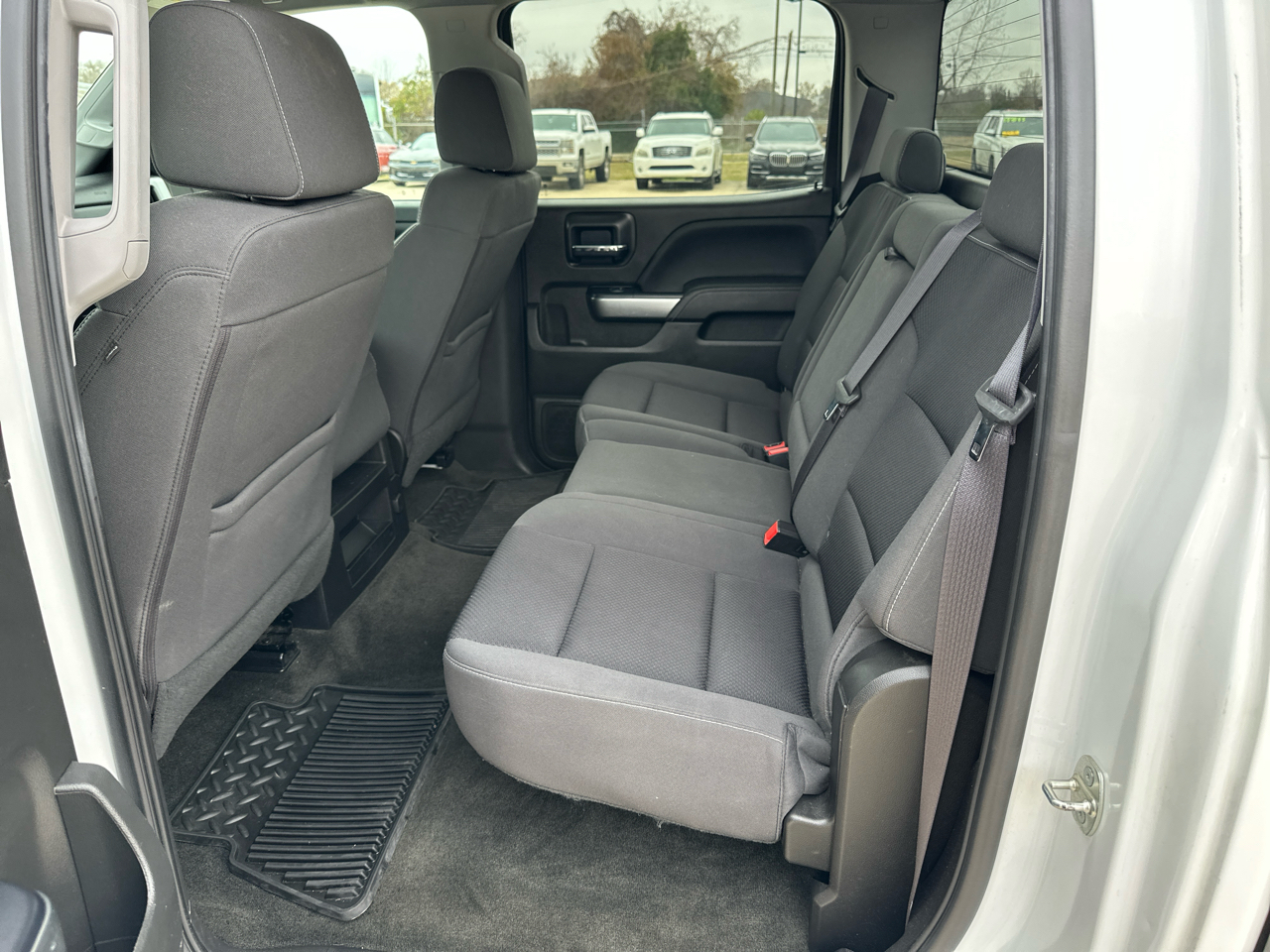 Chevrolet Silverado 1500 4WD Crew Cab 143.5" LT w/1LT 2017