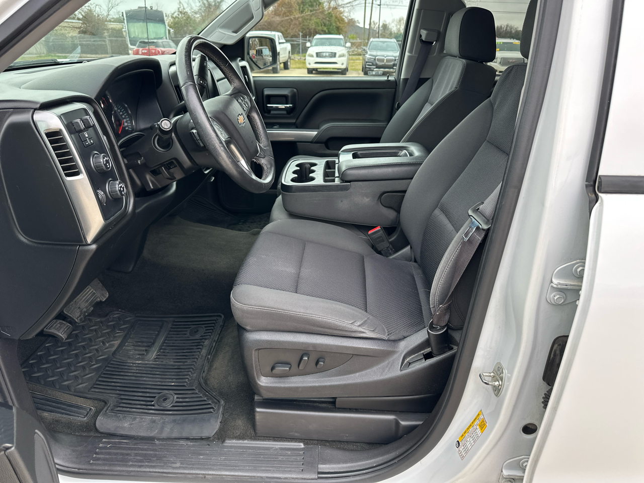 Chevrolet Silverado 1500 4WD Crew Cab 143.5" LT w/1LT 2017