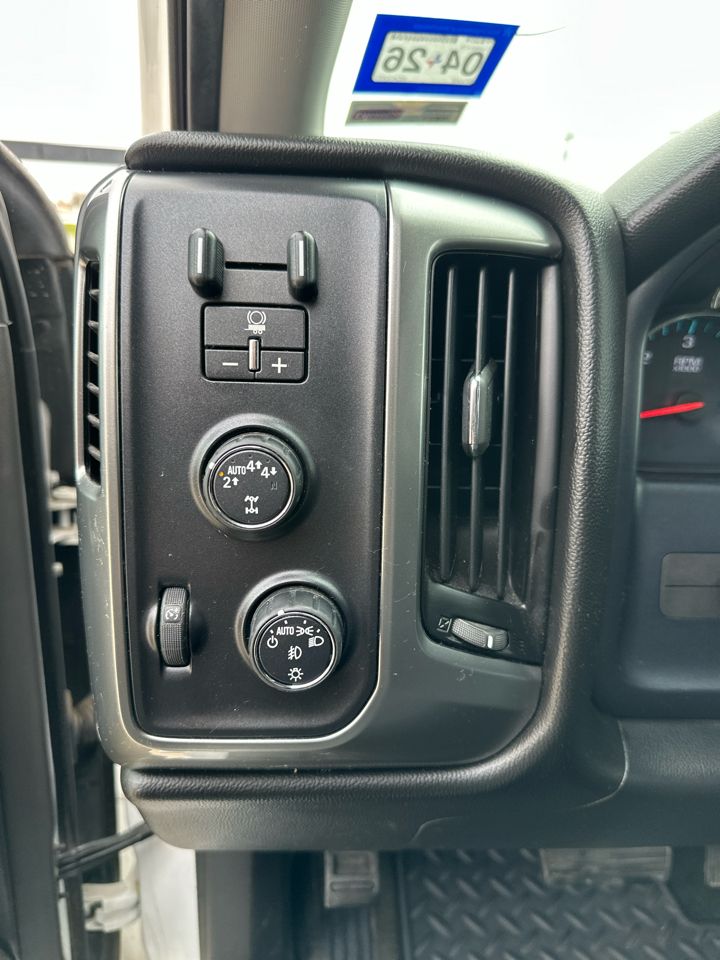 Chevrolet Silverado 1500 4WD Crew Cab 143.5" LT w/1LT 2017