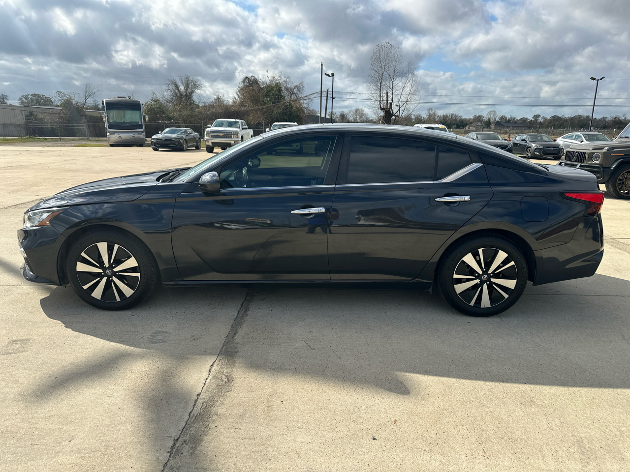 Nissan Altima 2.5 SV Sedan 2021