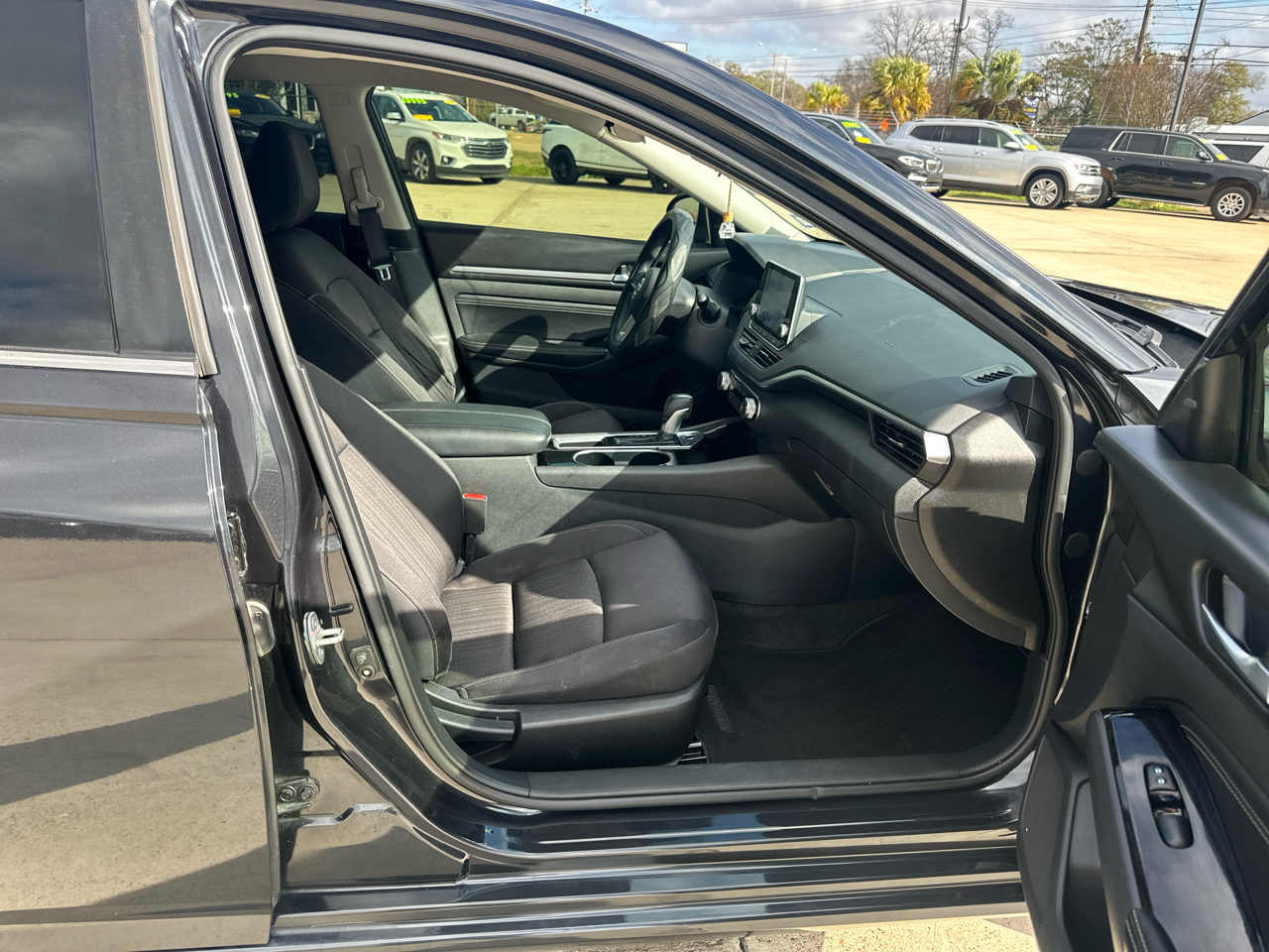 Nissan Altima 2.5 SV Sedan 2021