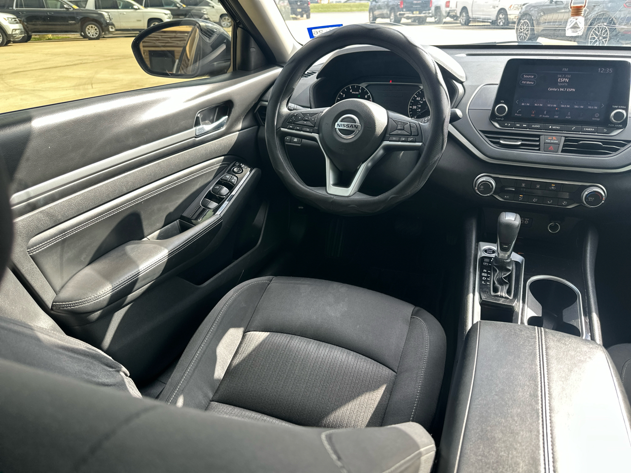 Nissan Altima 2.5 SV Sedan 2021