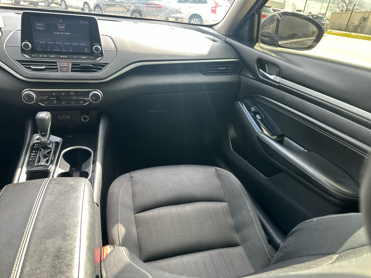 Nissan Altima 2.5 SV Sedan 2021