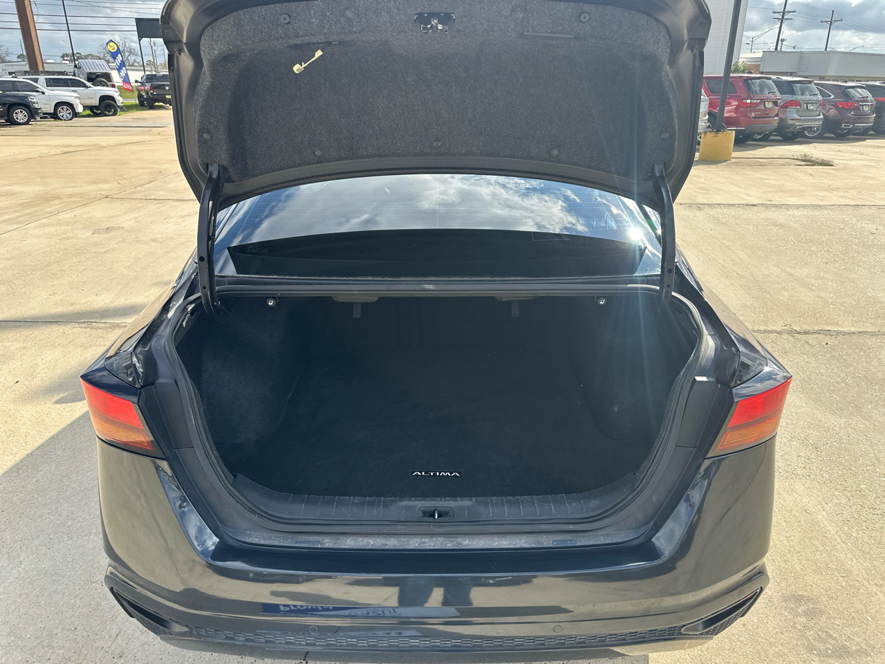 Nissan Altima 2.5 SV Sedan 2021