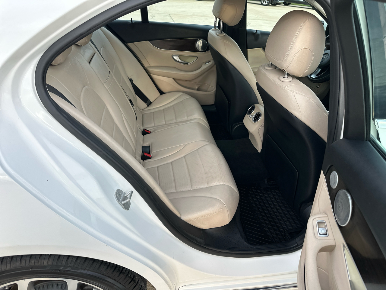 Mercedes-Benz C-Class 4dr Sdn C 300 4MATIC 2015