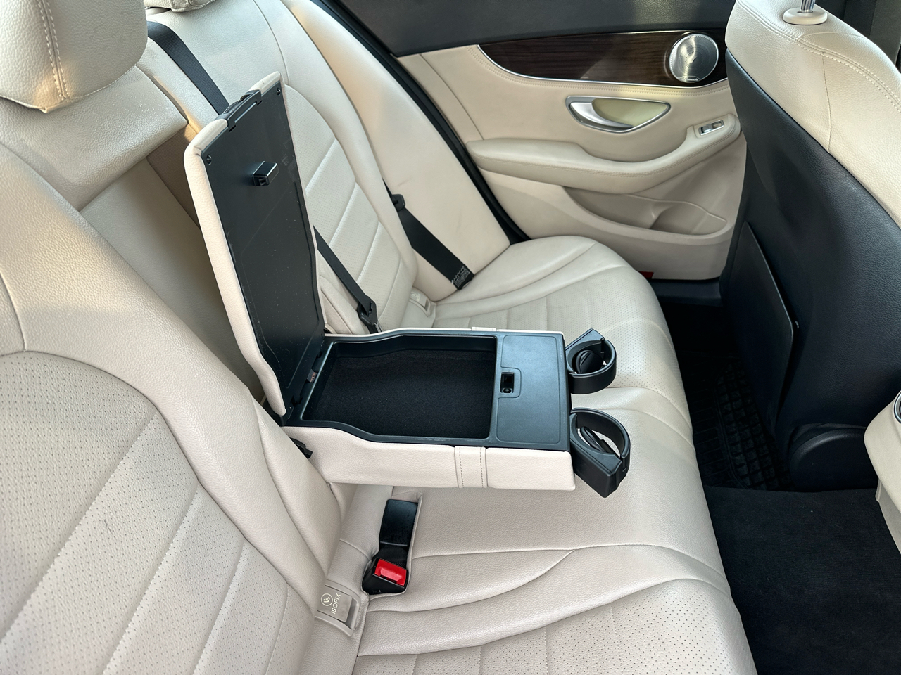 Mercedes-Benz C-Class 4dr Sdn C 300 4MATIC 2015