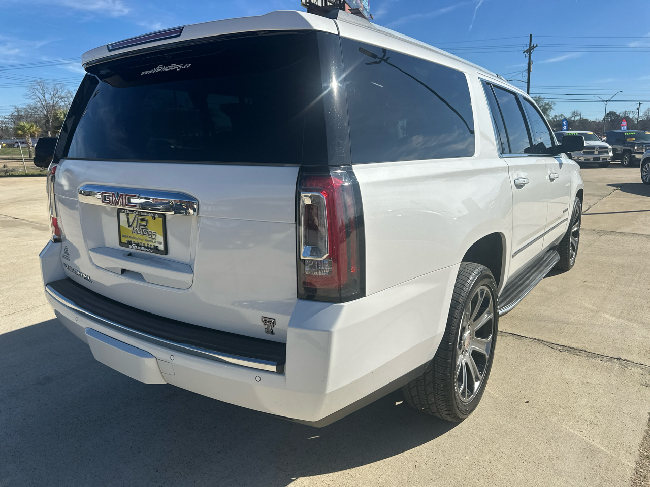 GMC Yukon XL 4WD 4dr Denali 2017