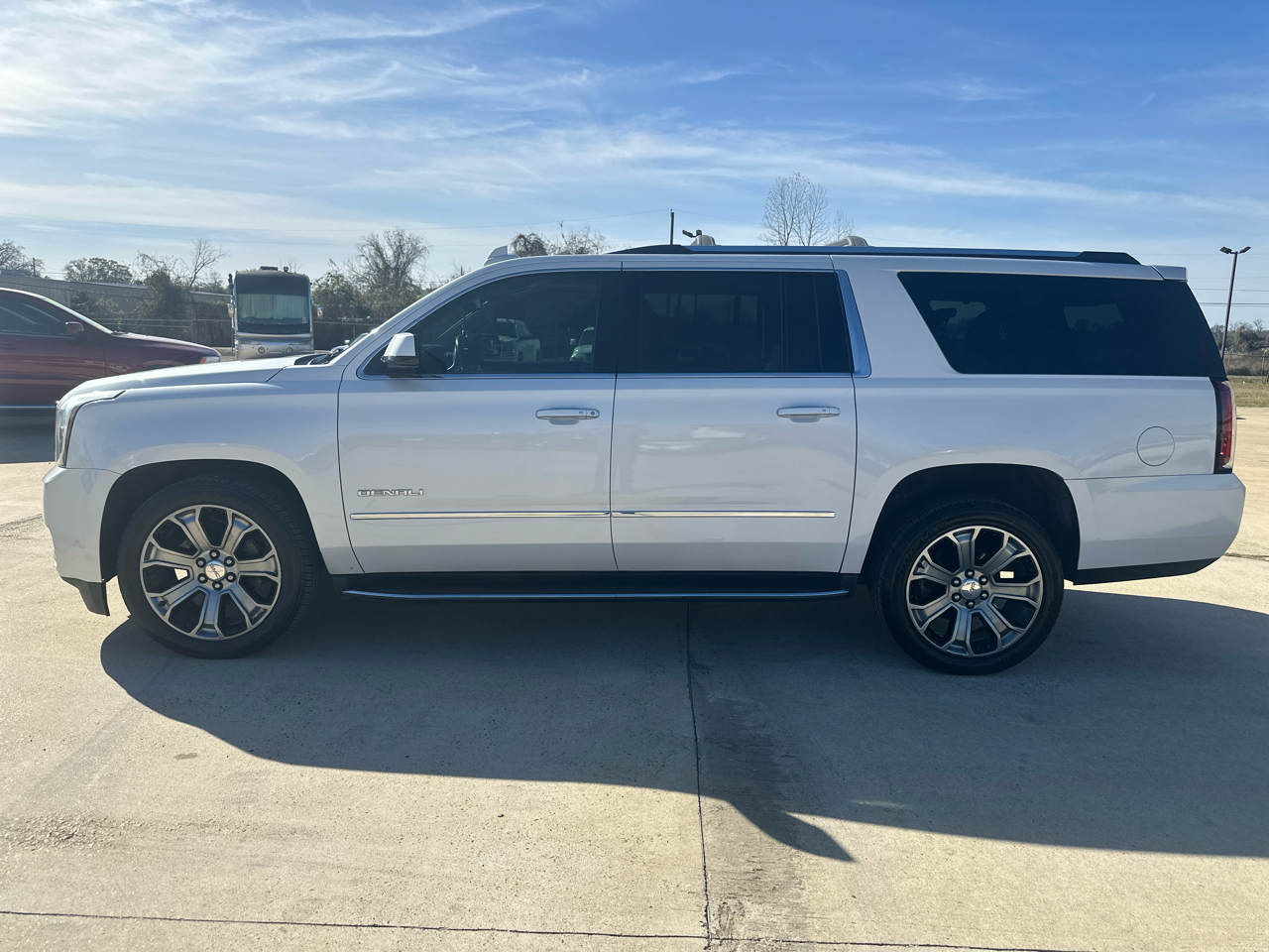 GMC Yukon XL 4WD 4dr Denali 2017