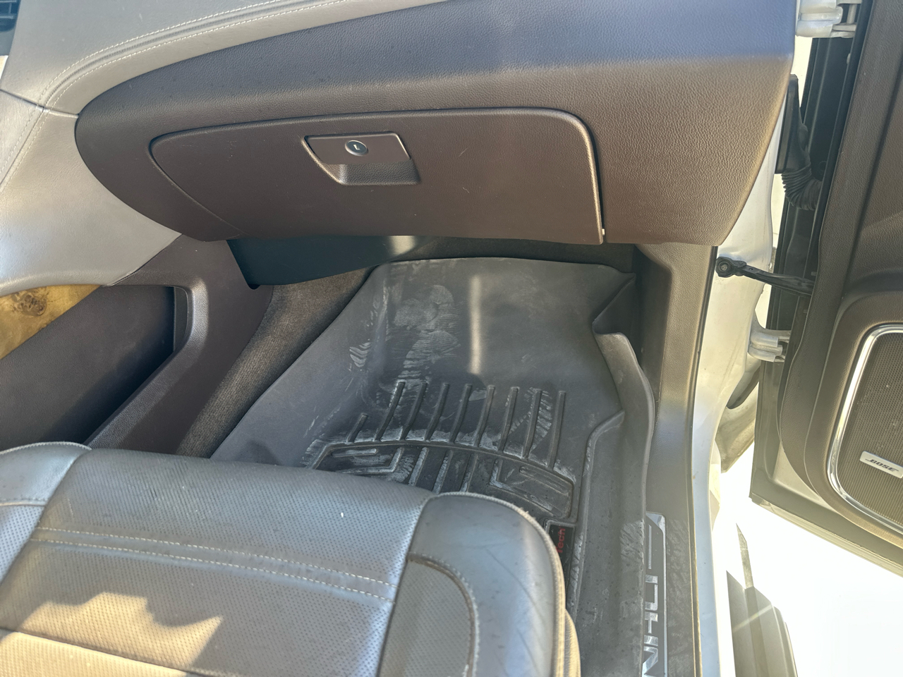 GMC Yukon XL 4WD 4dr Denali 2017