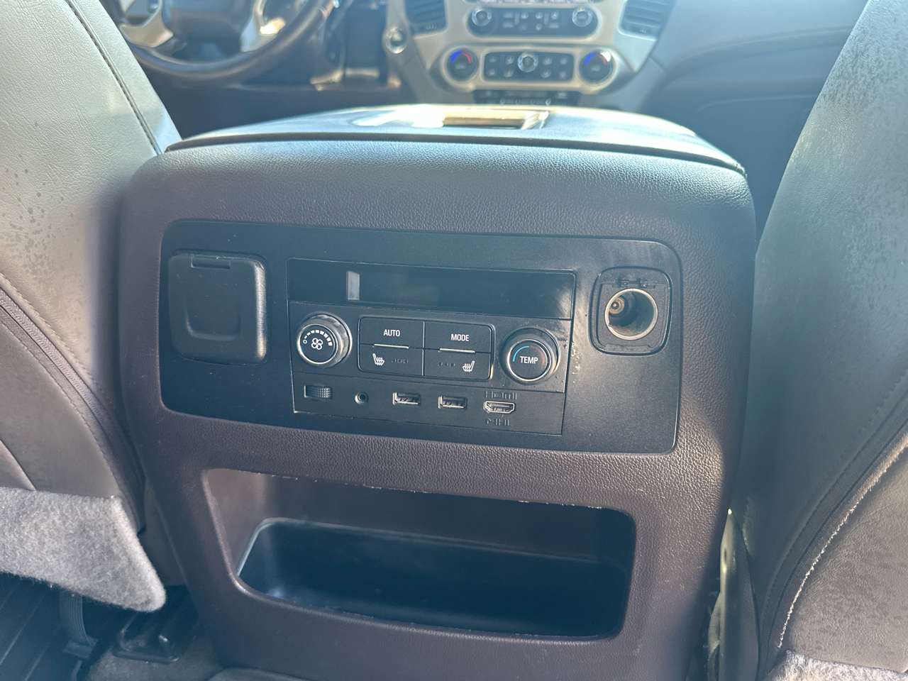 GMC Yukon XL 4WD 4dr Denali 2017