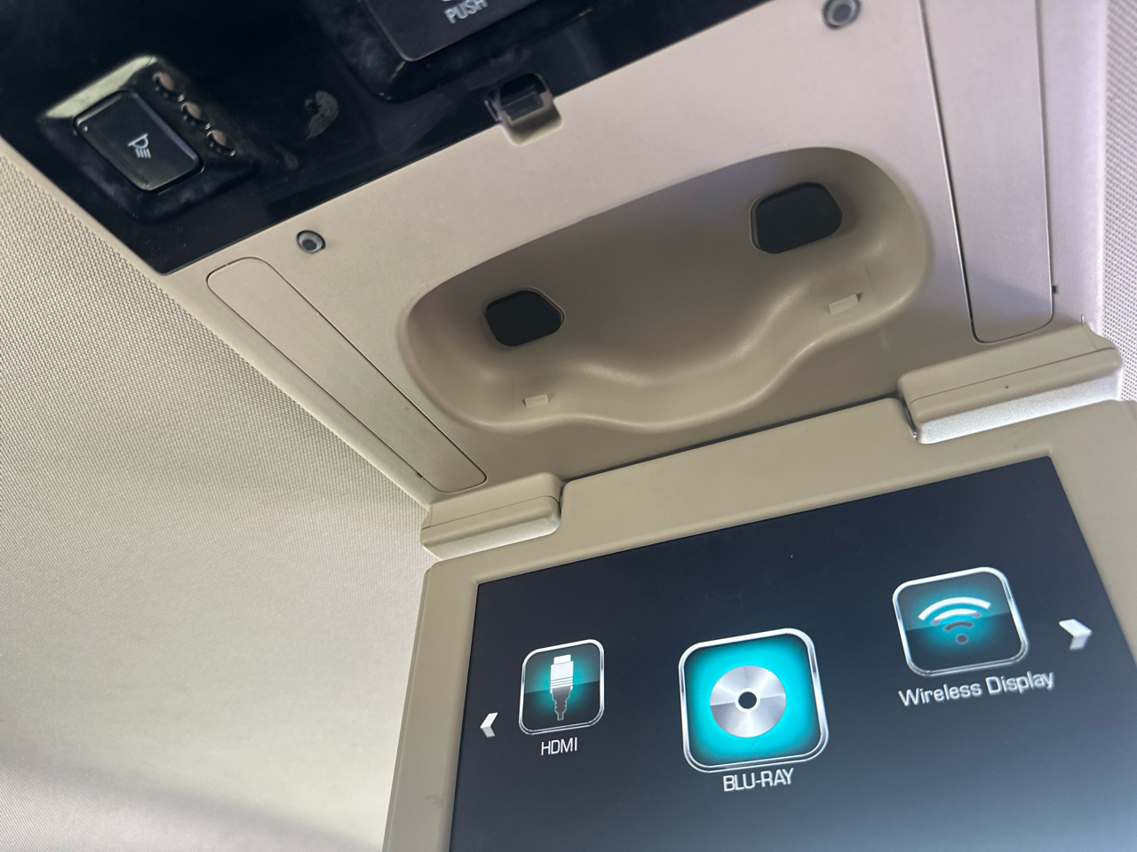 GMC Yukon XL 4WD 4dr Denali 2017