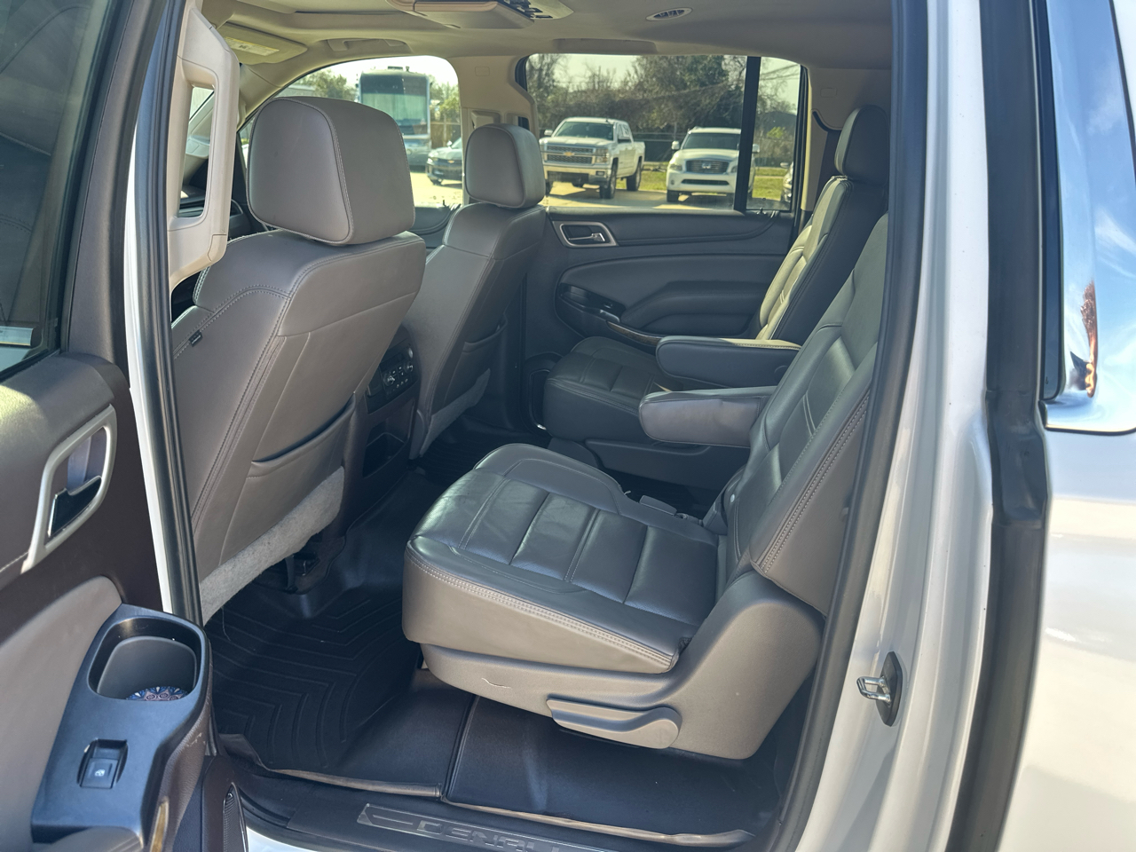GMC Yukon XL 4WD 4dr Denali 2017