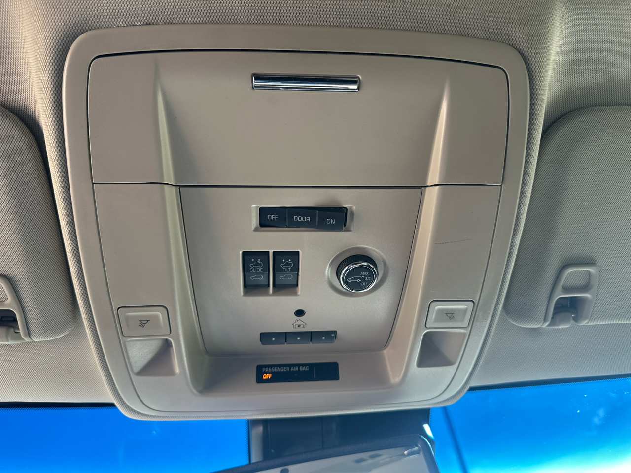 GMC Yukon XL 4WD 4dr Denali 2017