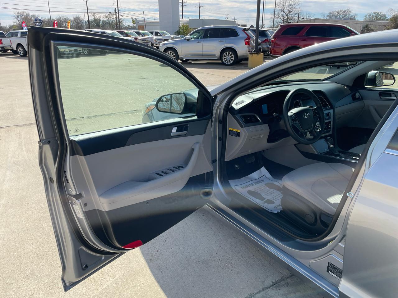 Hyundai Sonata 4dr Sdn 2.4L SE 2016